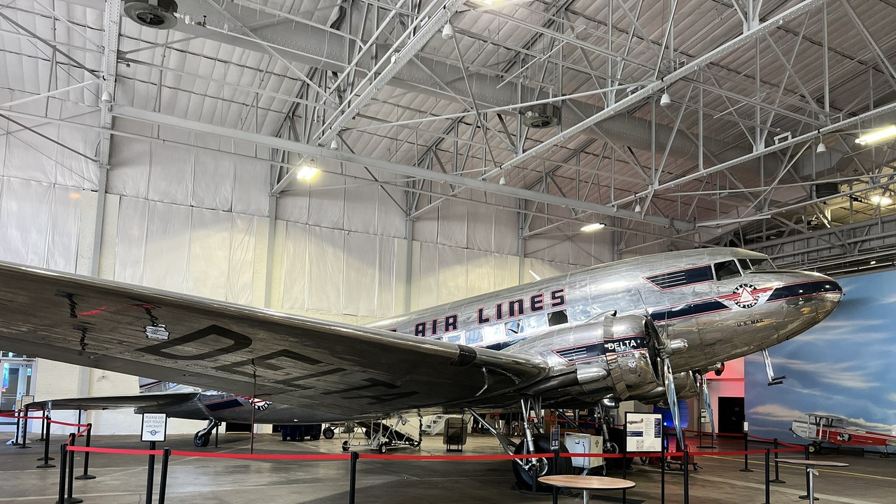 Douglas DC-3 Ship 41 — Image Credit: ZLEA - CC BY-SA 4.0/Wiki Commons