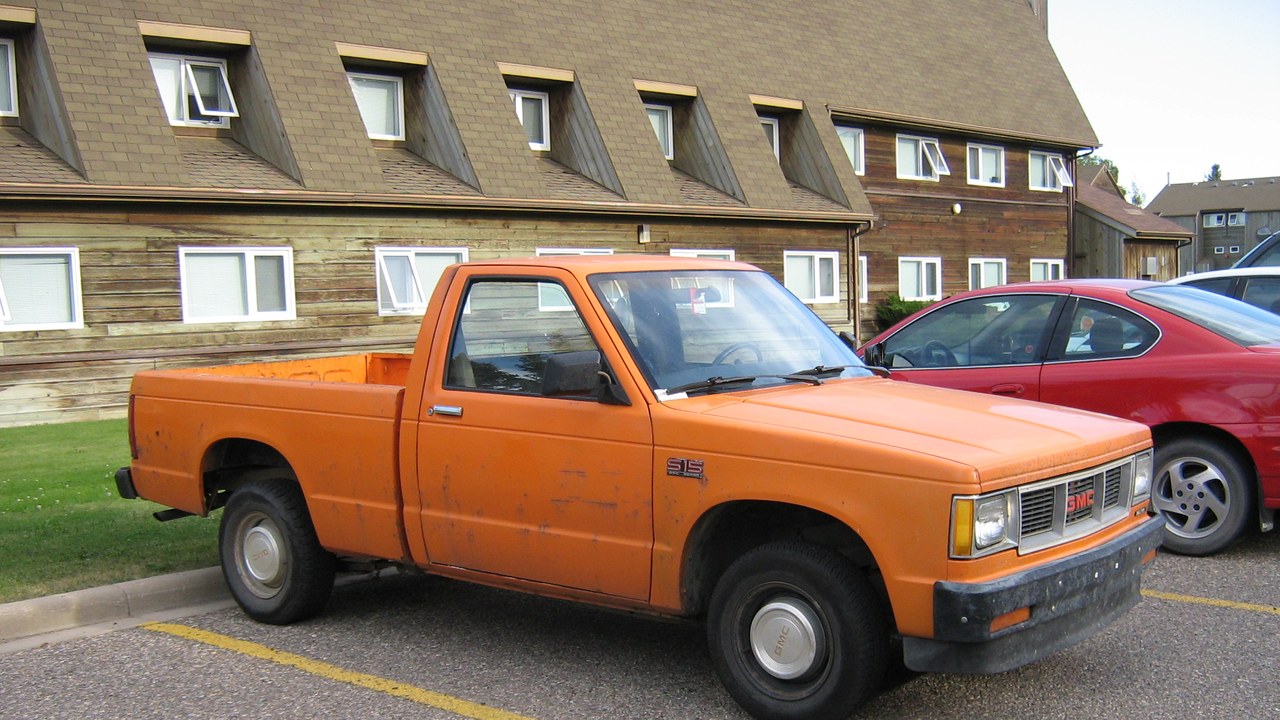 GMC S-15 — Image Credit: dave_7 from Lethbridge, Canada - CC BY-SA 2.0/Wiki Commons
