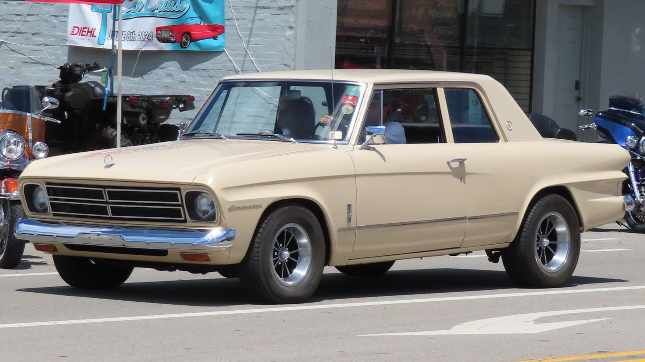 Studebaker Commander (1966) — Image Credit: MercurySable99 - CC BY-SA 4.0/Wiki Commons