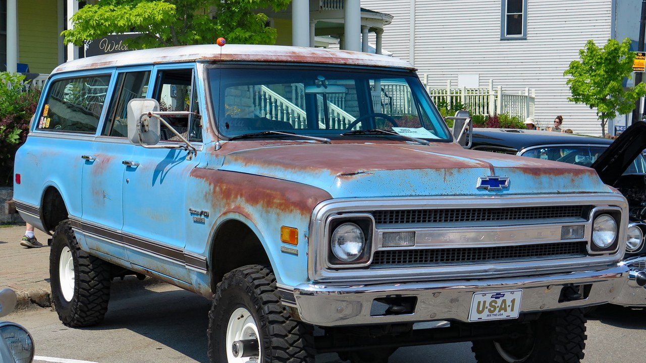 Chevrolet Suburban (sixth generation) — Image Credit: Elise240SX - CC BY-SA 4.0/Wiki Commons