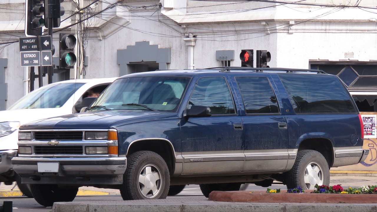Chevrolet Suburban (eighth generation) — Image Credit: RL GNZLZ from Chile - CC BY-SA 2.0/Wiki Commons