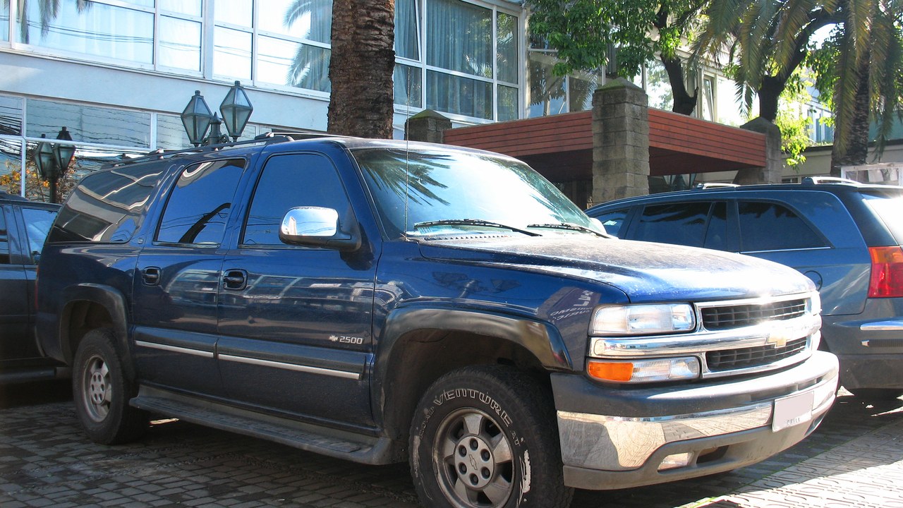 Chevrolet Suburban (ninth generation) — Image Credit: order_242 from Chile - CC BY-SA 2.0/Wiki Commons