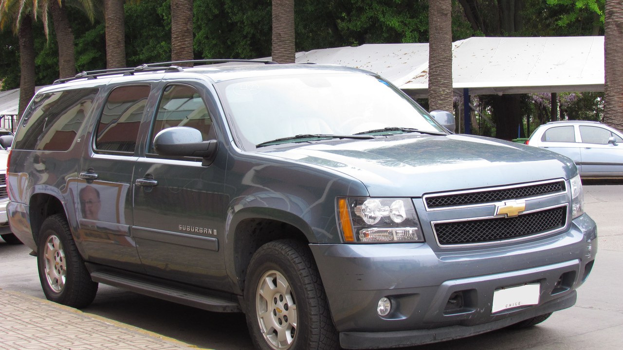 Chevrolet Suburban (10th generation) — Image Credit: order_242 from Chile - CC BY-SA 2.0/Wiki Commons
