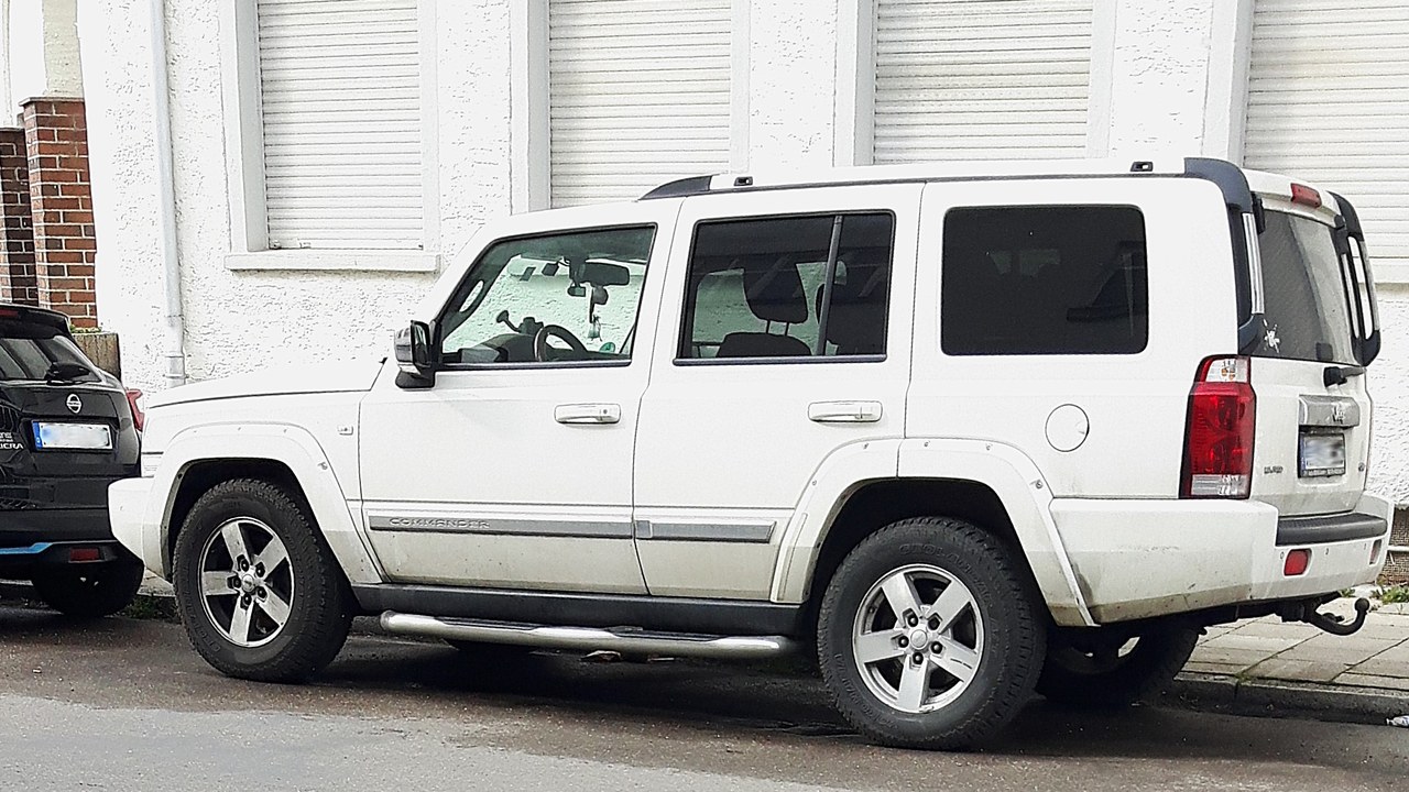 Jeep Commander — Image Credit: Trop86 - CC0/Wiki Commons