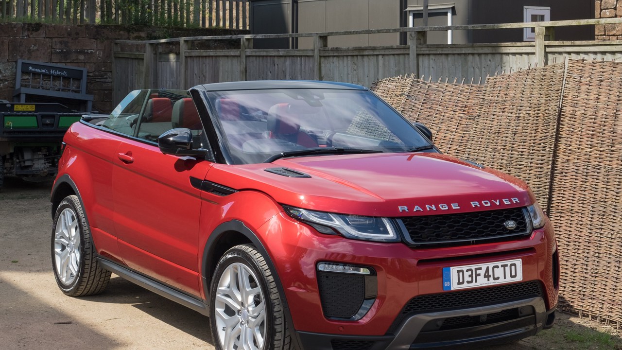 Range Rover Evoque Convertible — Image Credit: DeFacto - CC BY-SA 4.0/Wiki Commons