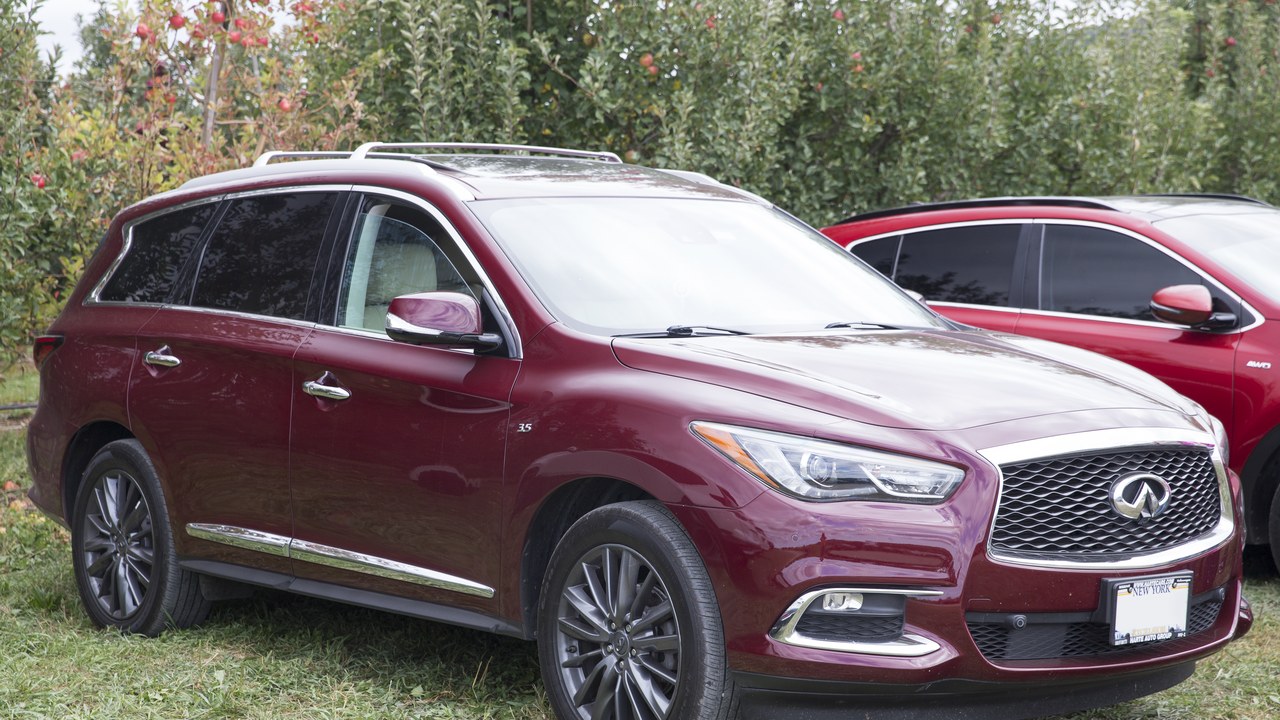 Infiniti QX60 — Image Credit: Mr.choppers - CC BY-SA 3.0/Wiki Commons
