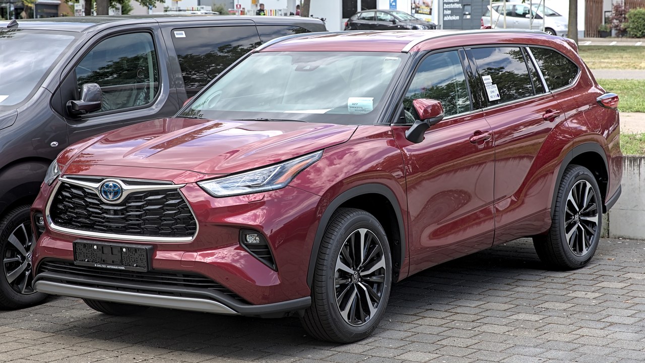 Toyota Highlander — Image Credit: Alexander Migl - CC BY-SA 4.0/Wiki Commons