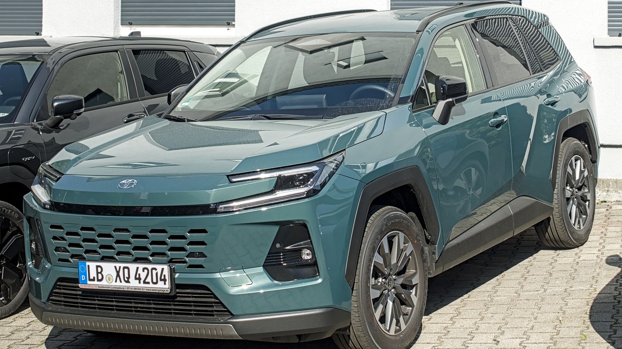 Toyota RAV4 (sixth generation) — Image Credit: Alexander Migl - CC BY-SA 4.0/Wiki Commons