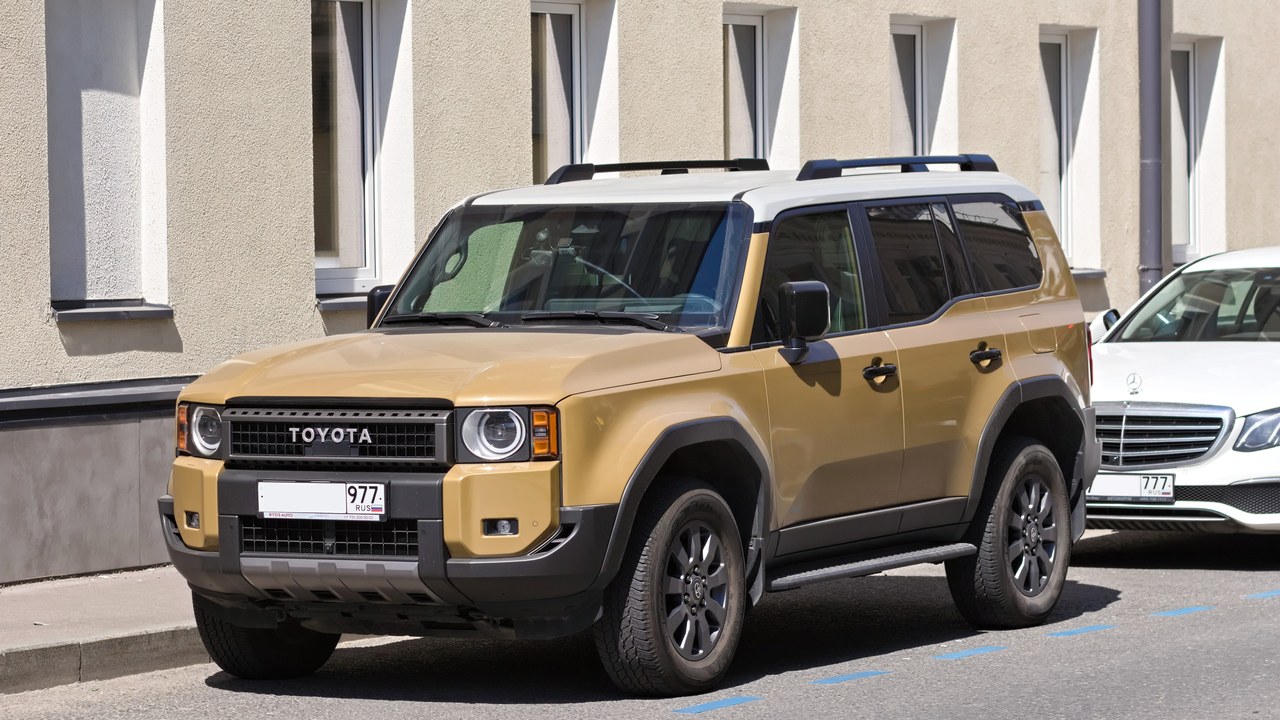 Toyota Land Cruiser — Image Credit: Retired electrician - CC0/Wiki Commons