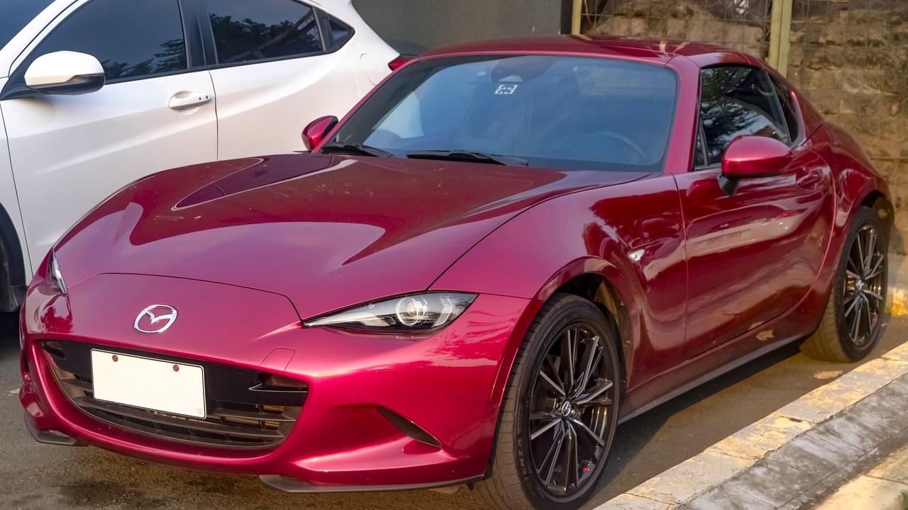 Mazda MX-5 Miata RF — Image Credit: Ethan Llamas - CC BY-SA 4.0/Wiki Commons