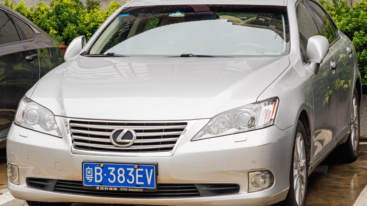 Lexus ES 350 — Image Credit: Dinkun Chen - CC BY-SA 4.0/Wiki Commons
