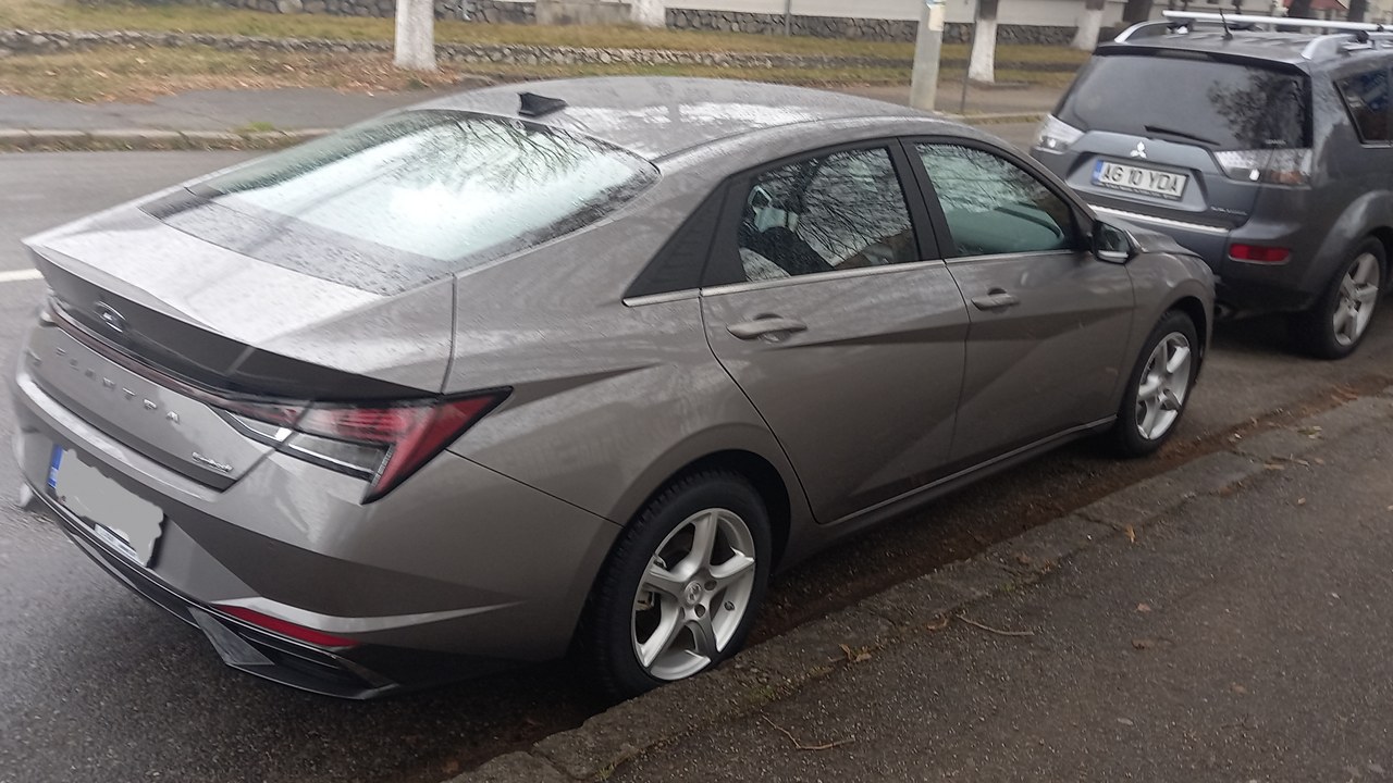 Hyundai Elantra — Image Credit: ROCostiTheBunnyCZ - CC BY-SA 4.0/Wiki Commons
