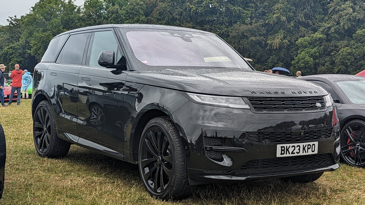 Land Rover Range Rover Sport — Image Credit: Calreyn88 - CC BY-SA 4.0/Wiki Commons