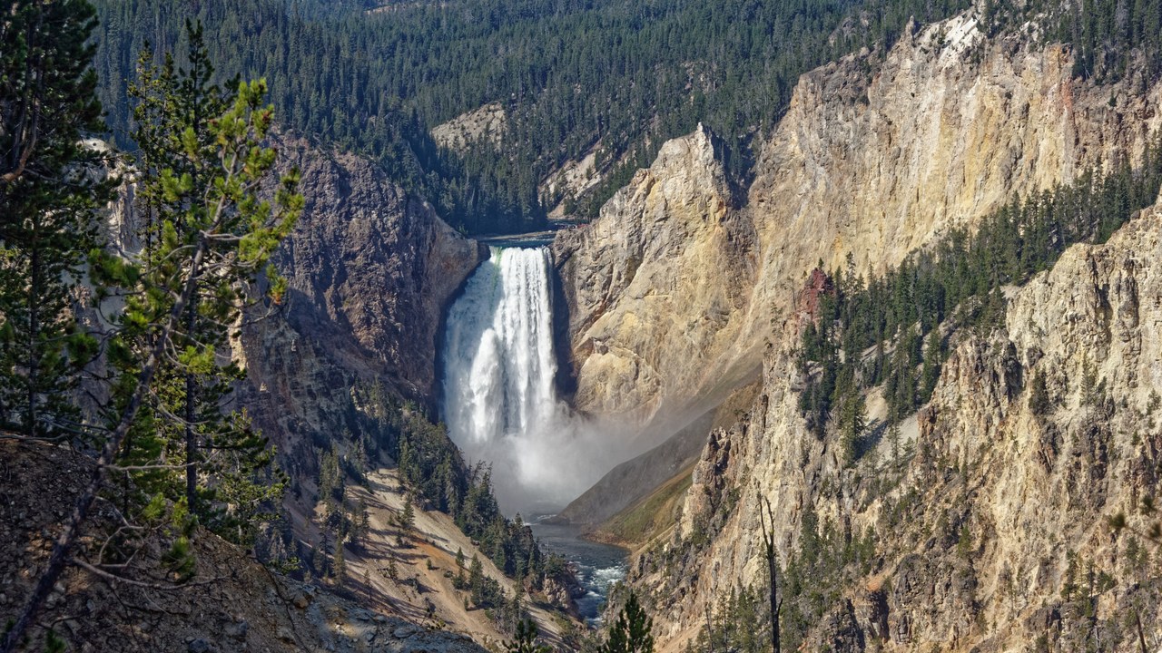 Lower Falls of the Yellowstone River — Image Credit: Dirtsc - CC BY-SA 3.0/Wiki Commons