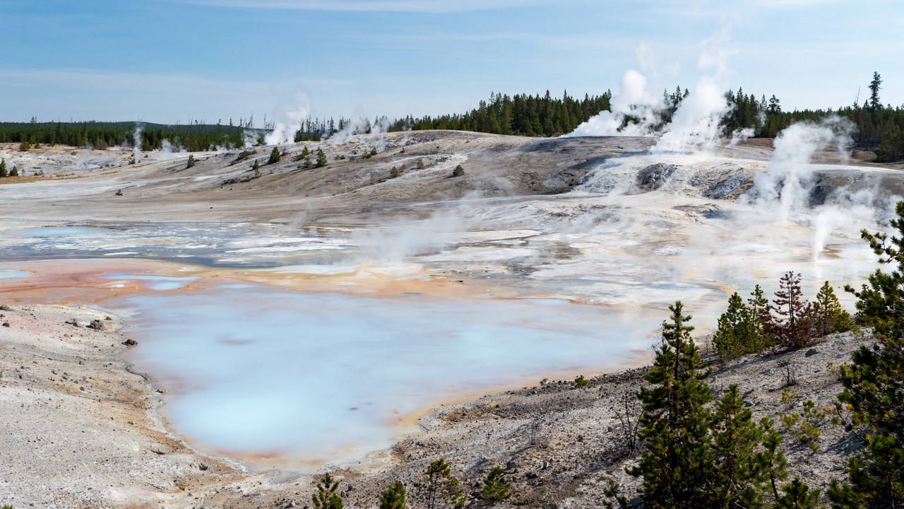 Norris Geyser Basin — Image Credit: Supercarwaar - CC BY-SA 4.0/Wiki Commons