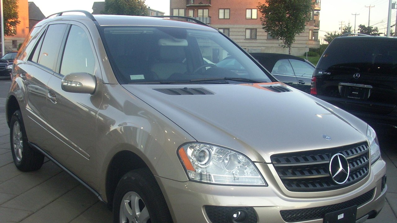 Mercedes-Benz M-Class — Image Credit: Bull-Doser - Public domain/Wiki Commons