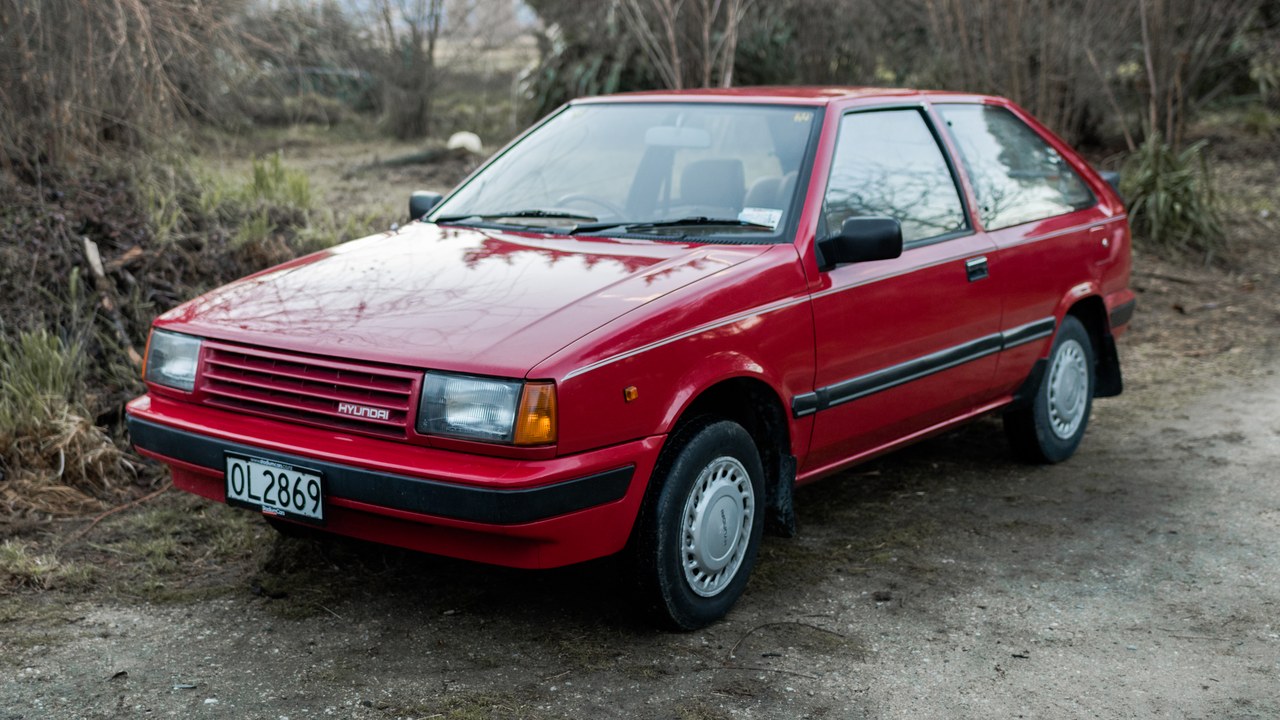 Hyundai Excel — Image Credit: SealyPhoto - CC BY-SA 4.0/Wiki Commons