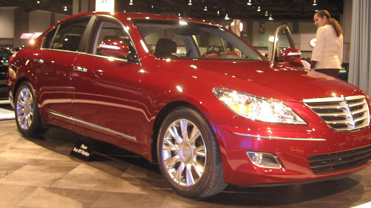 Hyundai Genesis — Image Credit: IFCAR - Public domain/Wiki Commons