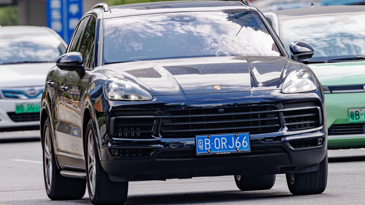 Porsche Cayenne — Image Credit: Dinkun Chen - CC BY-SA 4.0/Wiki Commons