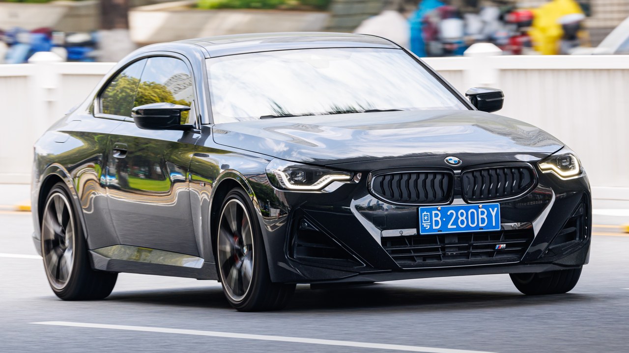 BMW 2 Series — Image Credit: Dinkun Chen - CC BY-SA 4.0/Wiki Commons