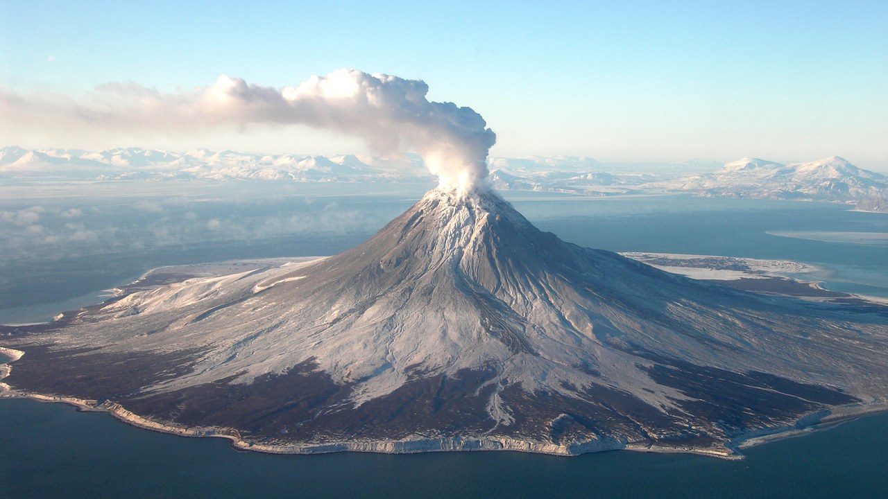Augustine Volcano — Image Credit: Cyrus Read Geophysicist USGS - Public domain/Wiki Commons