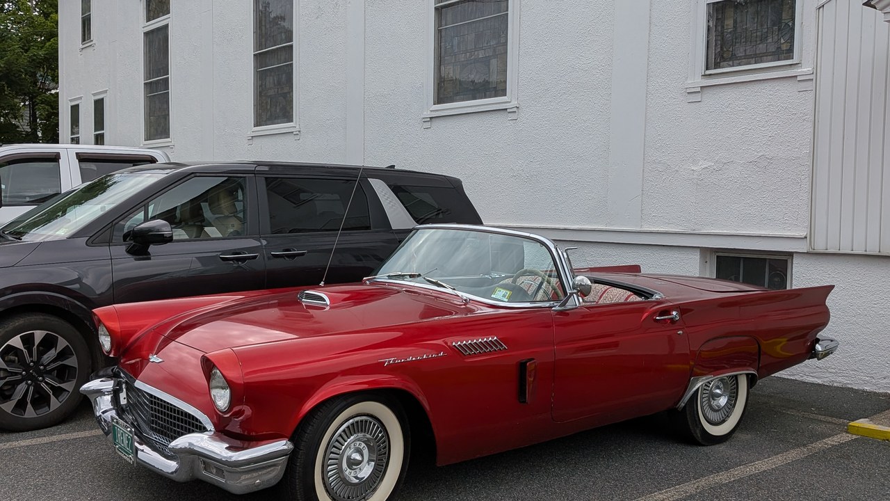 1955 Ford Thunderbird — Image Credit: Artaxerxes - CC BY 4.0/Wiki Commons
