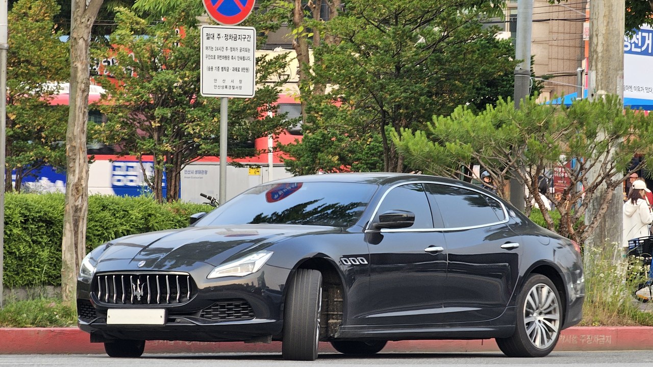 Maserati Quattroporte — Image Credit: Damian B Oh - CC BY-SA 4.0/Wiki Commons
