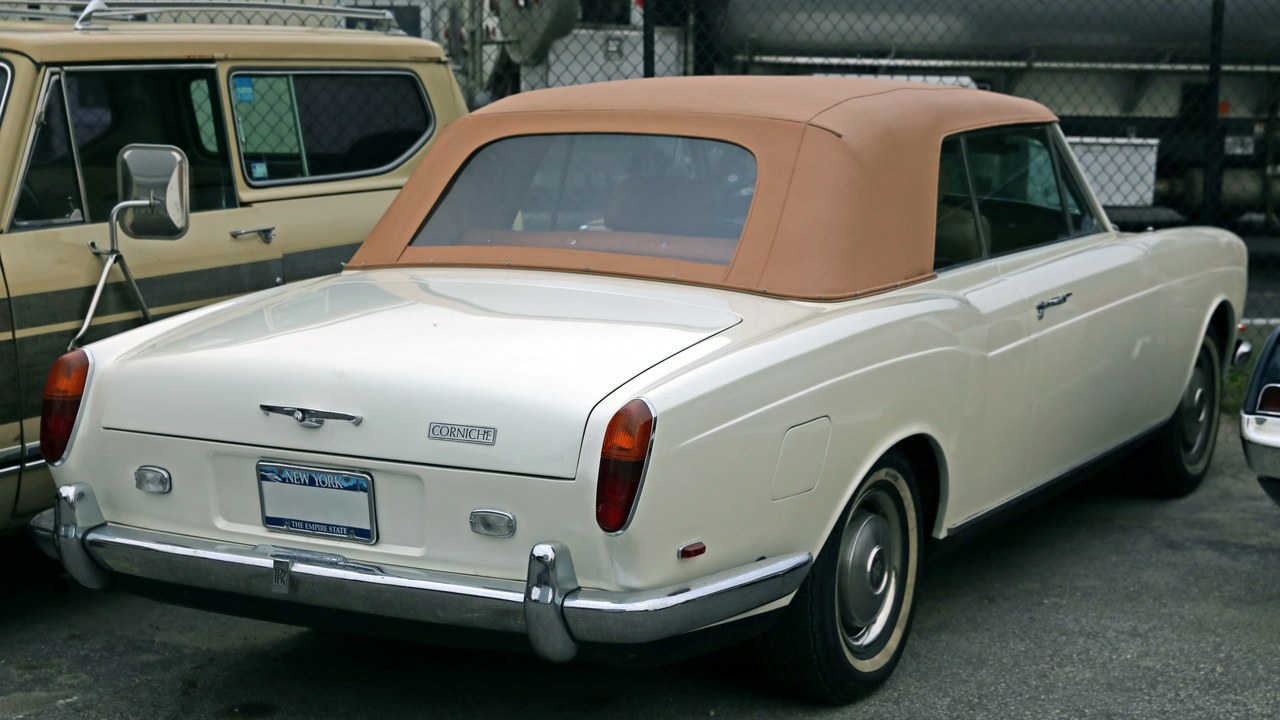 Rolls-Royce Corniche — Image Credit: Mr.choppers - CC BY-SA 3.0/Wiki Commons