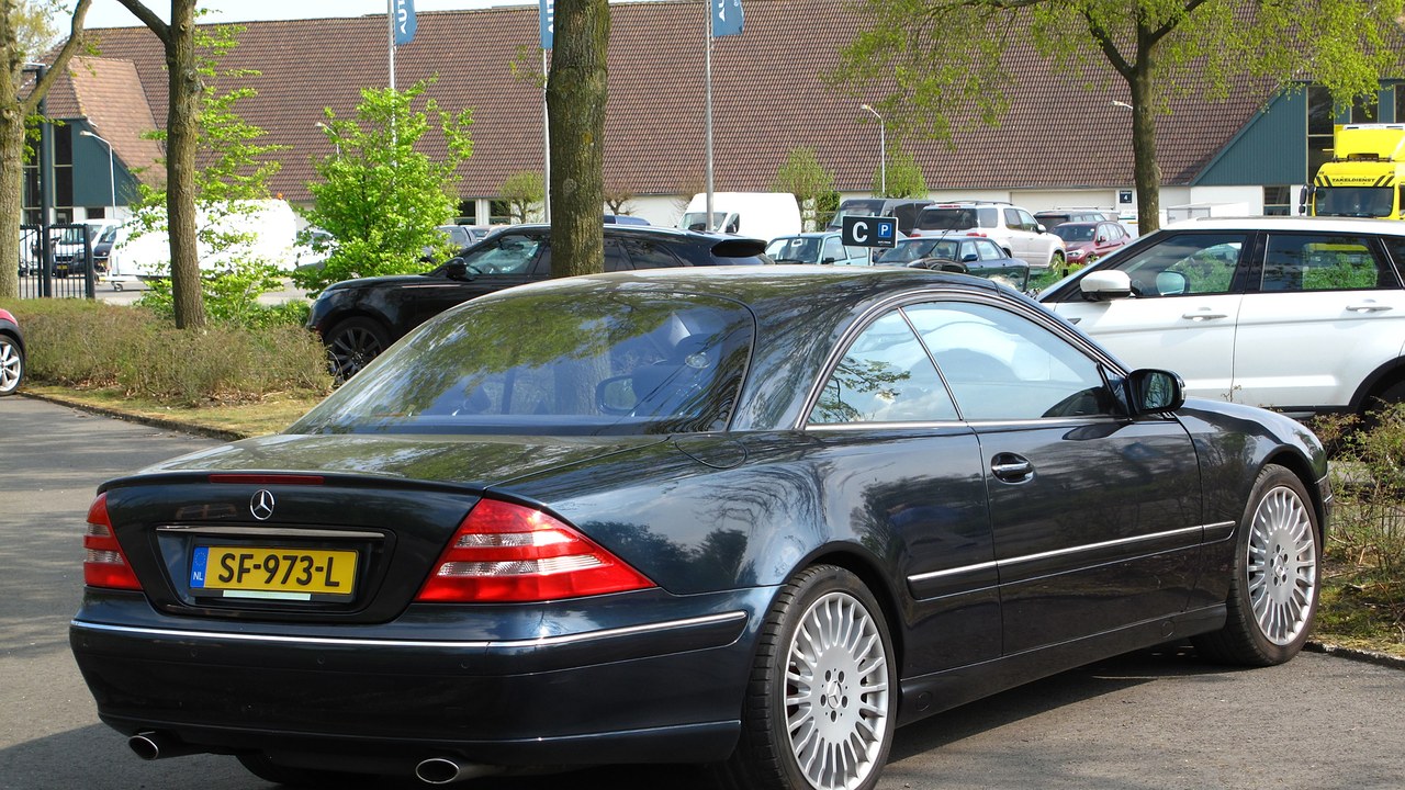 Mercedes-Benz CL-Class — Image Credit: Rutger van der Maar - CC BY 2.0/Wiki Commons