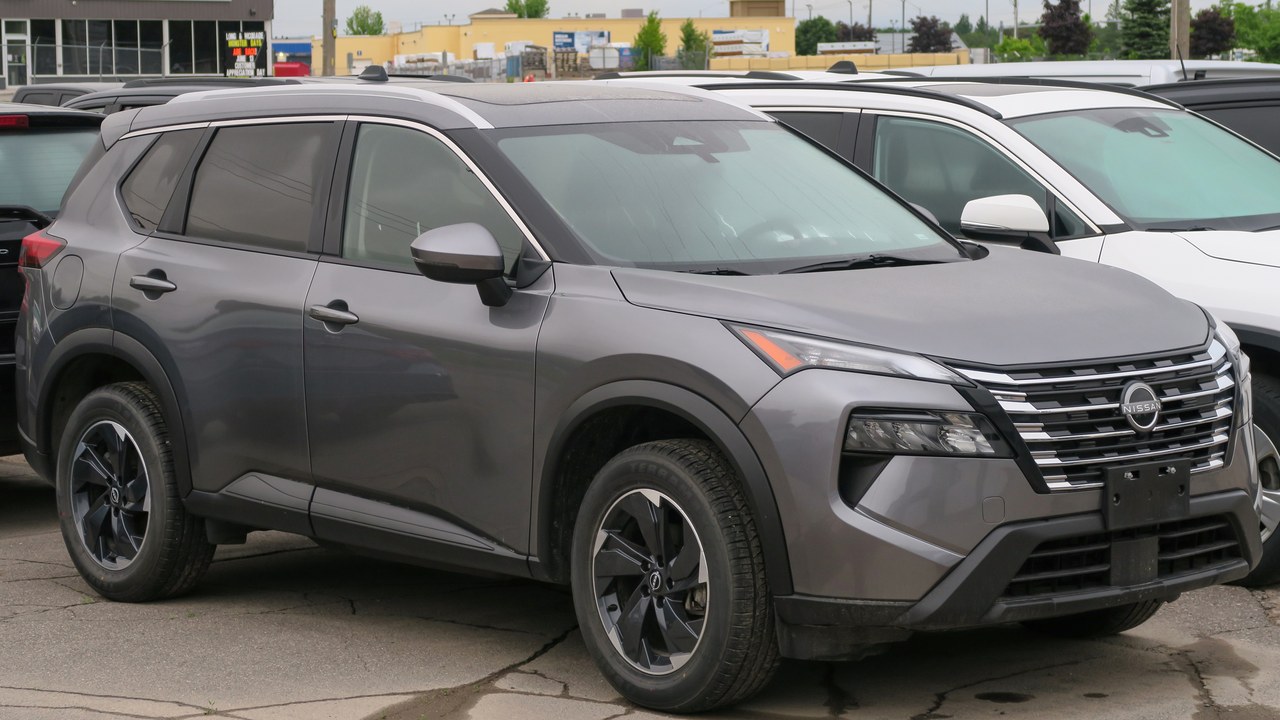 Nissan Rogue — Image Credit: Elise240SX - CC BY-SA 4.0/Wiki Commons