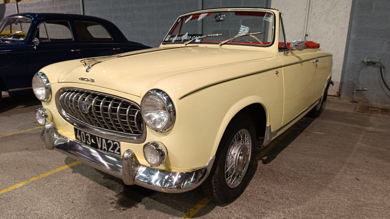 Peugeot 403 (Columbo) — Image Credit: Kev22 - CC BY-SA 4.0/Wiki Commons