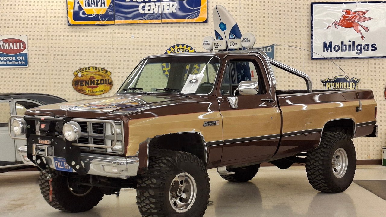 The Fall Guy's GMC pickup — Image Credit: Xnatedawgx - CC BY-SA 4.0/Wiki Commons