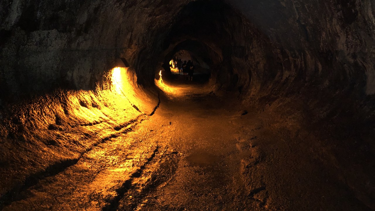 Thurston Lava Tube — Image Credit: Famartin - CC BY-SA 4.0/Wiki Commons