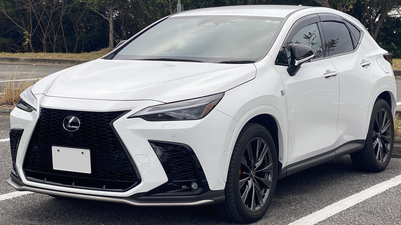 Lexus NX — Image Credit: Oq10pass - CC0/Wiki Commons