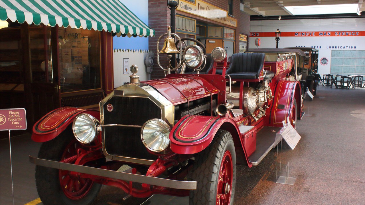 American LaFrance — Image Credit: Andromeda2064 - CC BY-SA 4.0/Wiki Commons