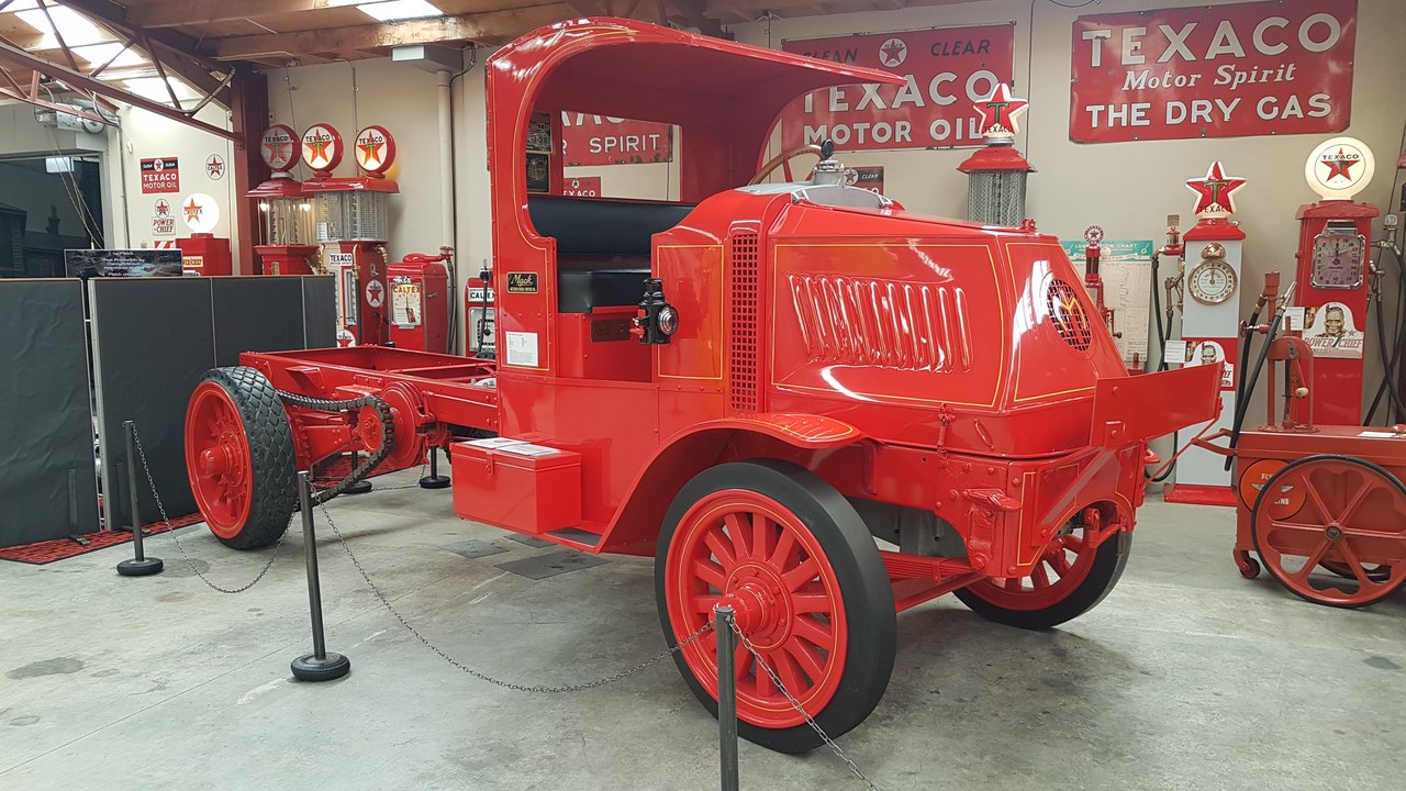 Mack AC — Image Credit: John Welsh - CC BY-SA 2.0/Wiki Commons