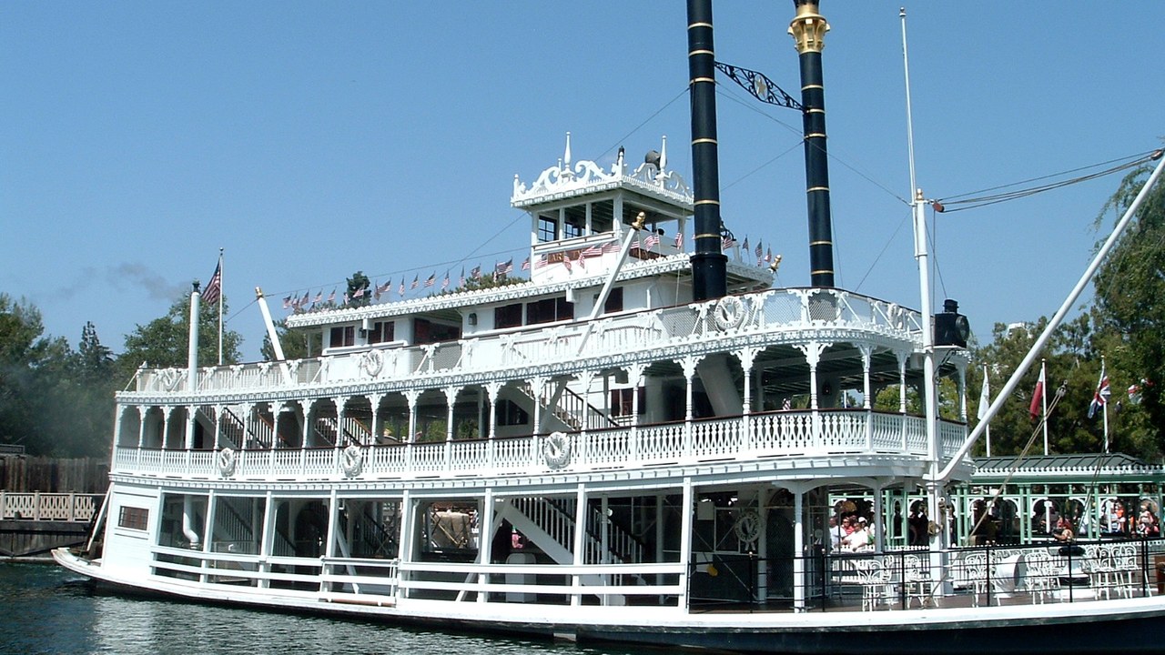 Mark Twain Riverboat (Disneyland) — Image Credit: SolarSurfer - Public domain/Wiki Commons