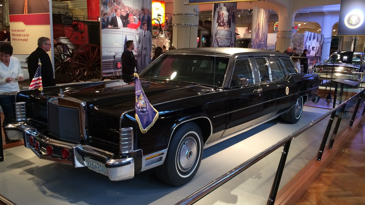 1972 Lincoln Continental — Image Credit: Chris Short from Detroit, MI, United States - CC BY-SA 2.0/Wiki Commons