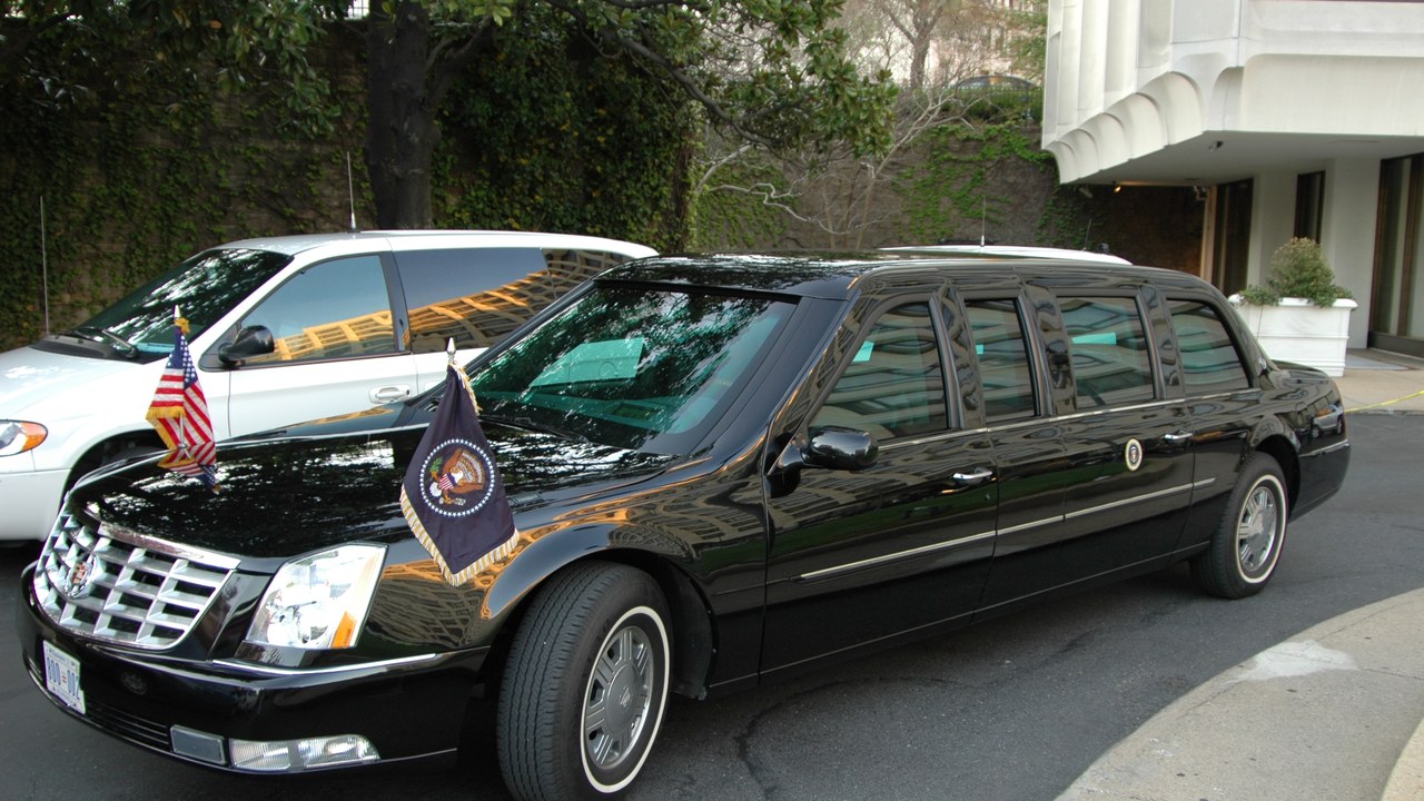 2001 Cadillac DeVille 'The Beast' — Image Credit: Kirk Weaver - CC BY-SA 2.0/Wiki Commons