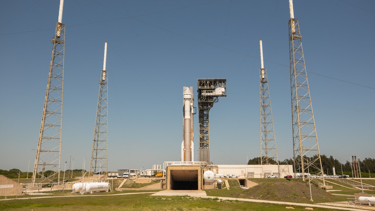 Atlas V — Image Credit: NASA Kennedy Space Center / NASA/Isaac Watson - Public domain/Wiki Commons