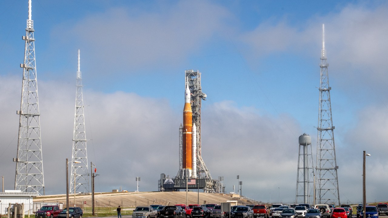 Space Launch System — Image Credit: Kim Shiflett - Public domain/Wiki Commons