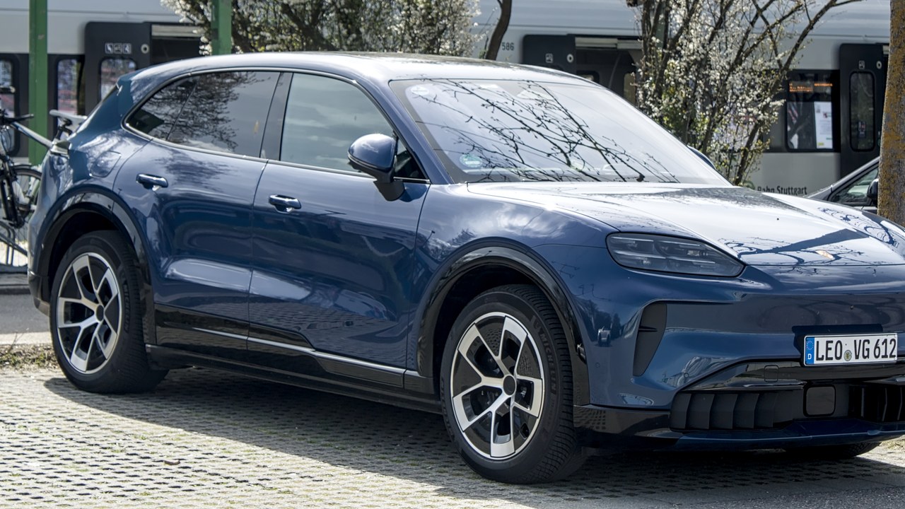 Porsche Cayenne (electric) — Image Credit: Alexander Migl - CC BY-SA 4.0/Wiki Commons