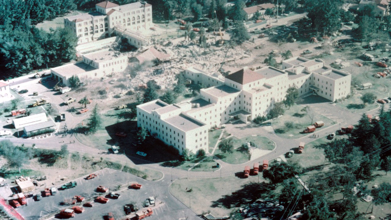1971 San Fernando earthquake — Image Credit: USGS (Kachadoorian, R.) - Public domain/Wiki Commons
