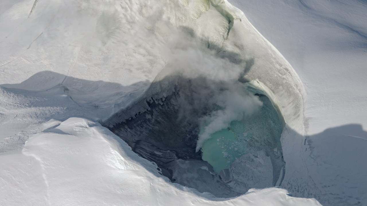 Mount Spurr — Image Credit: Rui Mota, courtesy of the Alaska Volcano Observatory - Public domain/Wiki Commons