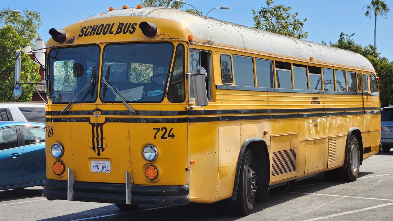 Crown Supercoach — Image Credit: StandUserLeon - CC BY-SA 4.0/Wiki Commons